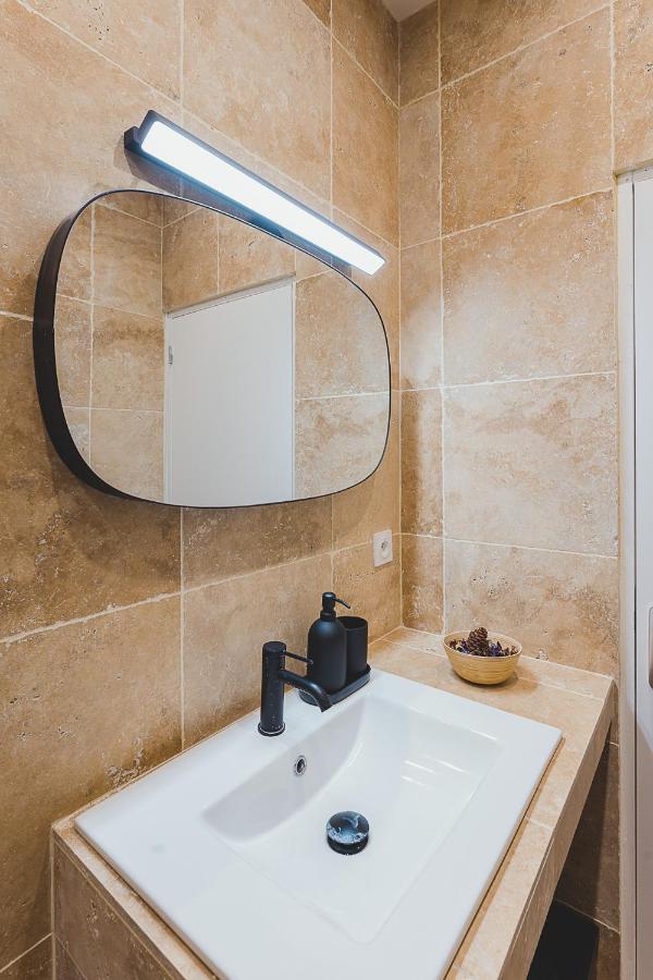 Appartement Magnifique T5 rénové hypercentre 4 à 8 personnes à Marseille Extérieur photo
