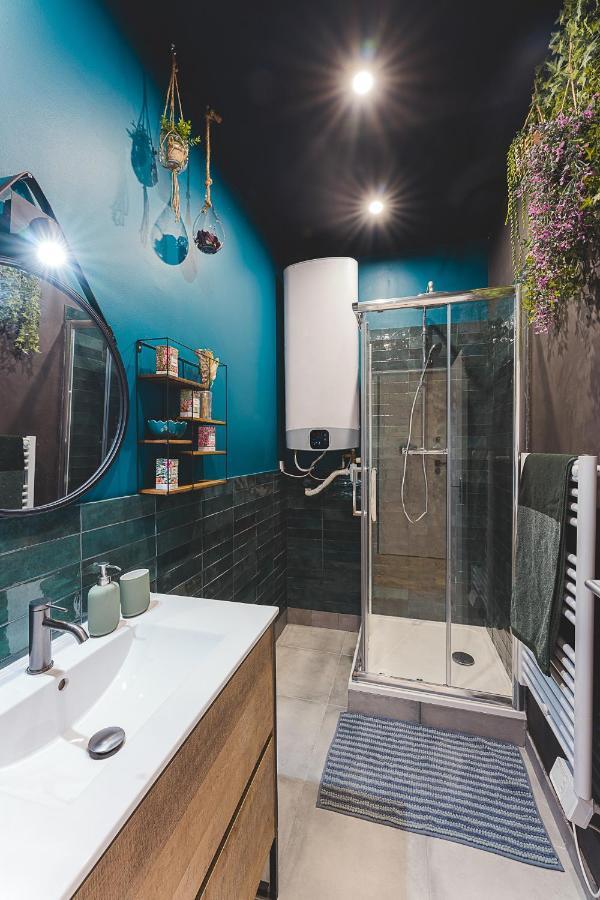 Appartement Magnifique T5 rénové hypercentre 4 à 8 personnes à Marseille Extérieur photo