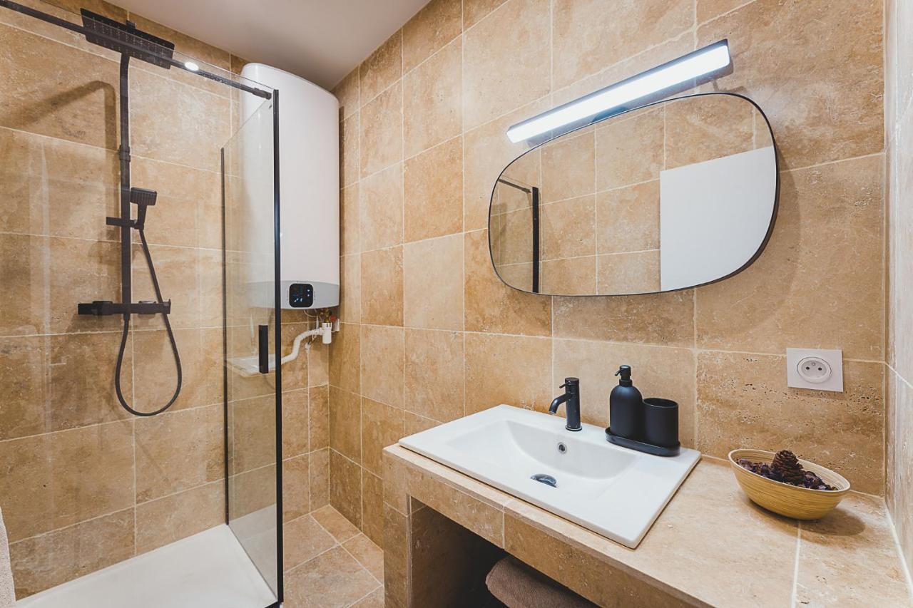 Appartement Magnifique T5 rénové hypercentre 4 à 8 personnes à Marseille Extérieur photo